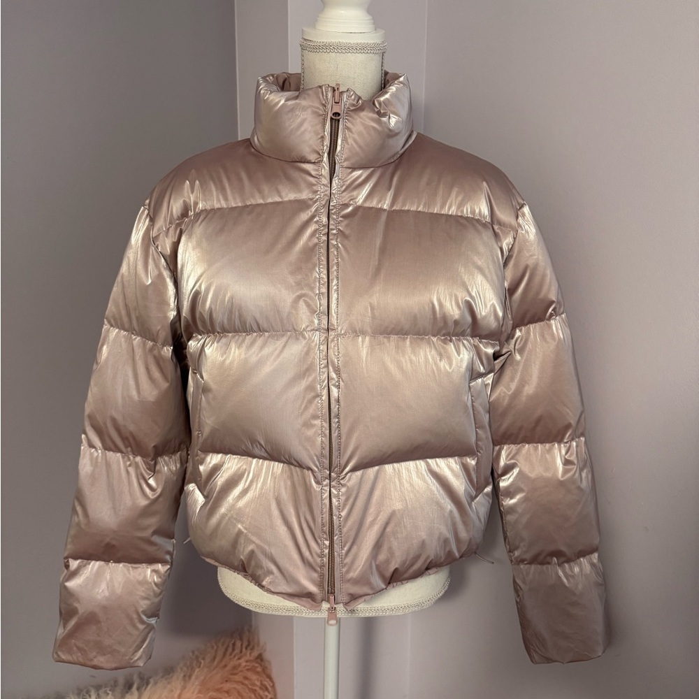 Women's Slightly Cropped Glossy Puffer Jacket - Reversible